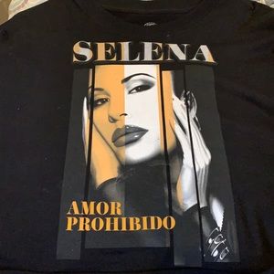 Crop top only worn twice , no tears or stains